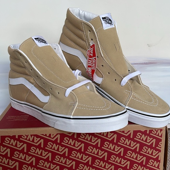 Vans Men’s Sk8-Hi
Taos Taupe
VN0A32QGYUU
Sneakers - Picture 4 of 16